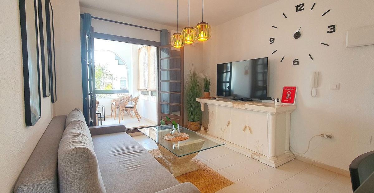 Venta de piso en Piso en Calle Montesinos, 41, Playa de los Náufragos, Torrevieja, Torrevieja
photo 5