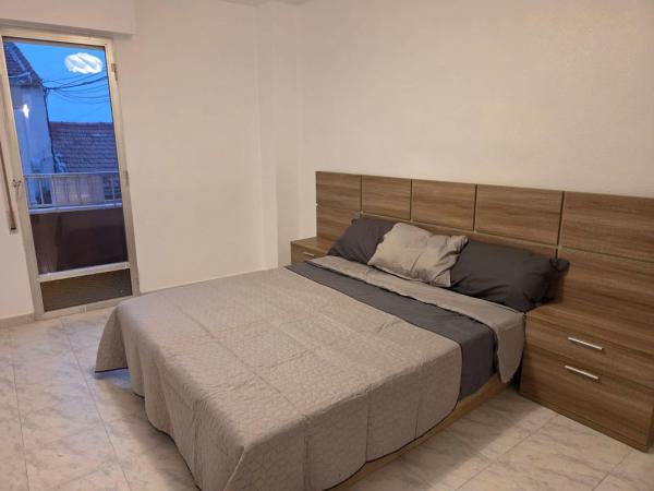 Venta de piso en Piso en Calle Almudena, Antonio Machado, Torrevieja, Torrevieja
thumbnail 3