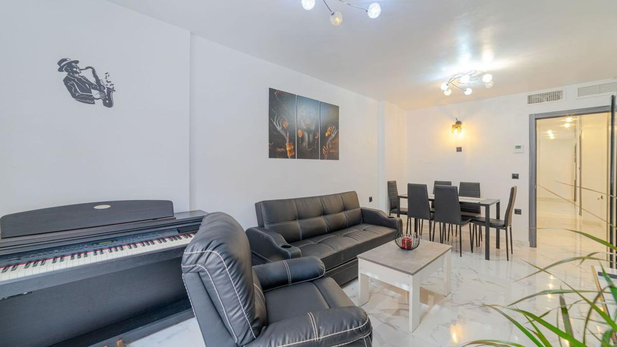 Sale of apartment in Piso en Puerto Deportivo, Torrevieja, Torrevieja
photo 1