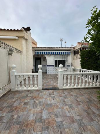 Chalet adosado en Avenida de las Gaviotas, 91, Nueva Torrevieja, Torrevieja photo 1