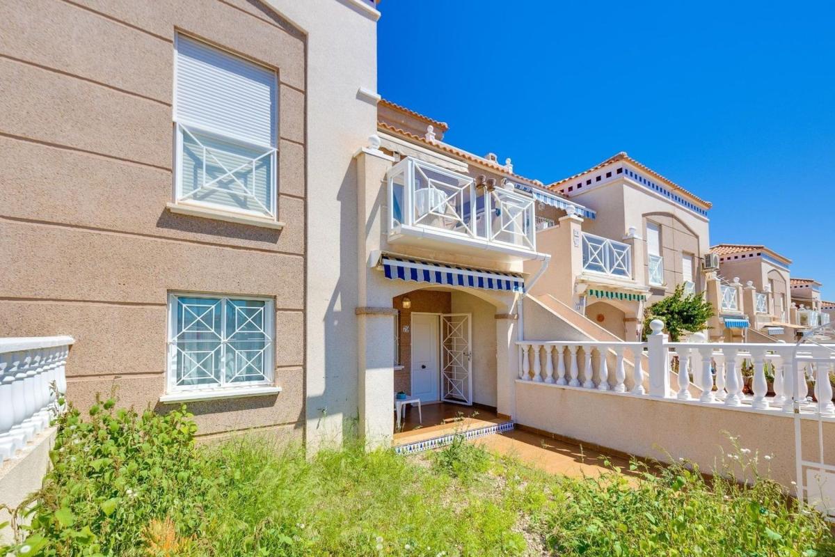 Продажа квартиры на Piso en Calle Pedro Calderón de la Barca, 79, Aguas Nuevas, Torrevieja, Торревьеха
photo 3
