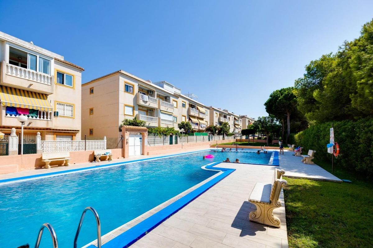 Продажа квартиры на Piso en Avenida Corinto, 2, Torreblanca, Torrevieja, Торревьеха
 photo 2