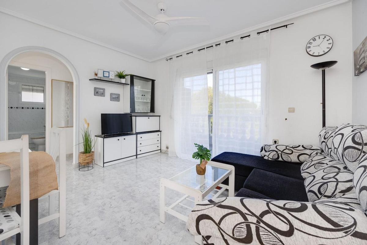 Продажа квартиры на Piso en Avenida Corinto, 2, Torreblanca, Torrevieja, Торревьеха
 photo 3