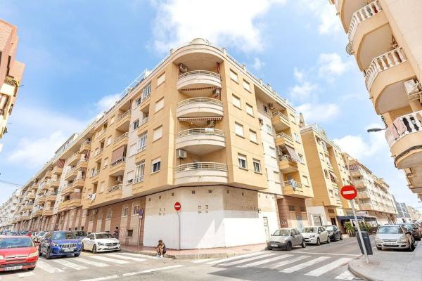 Mansarda na sprzedaż w  Ático en Calle Moriones, 48, Antonio Machado, Torrevieja, Torrevieja photo 3