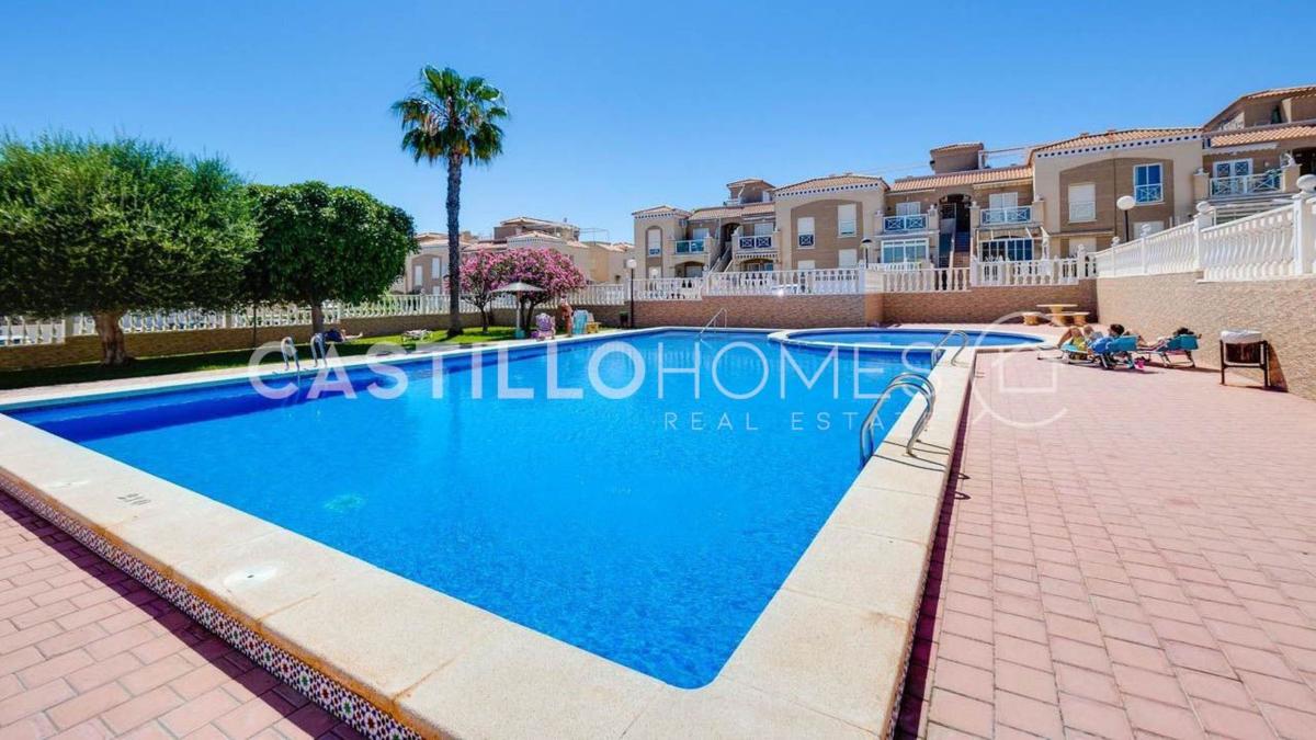 Sprzedaż mieszkania w Piso en Aguas Nuevas, Torrevieja, Torrevieja
photo 1