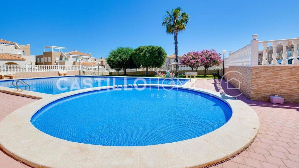 Sprzedaż mieszkania w Piso en Aguas Nuevas, Torrevieja, Torrevieja
photo 2