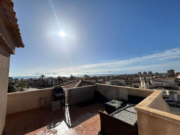 Chalet adosado en Avenida de la Mancha, 101, Aguas Nuevas, Torrevieja photo 1