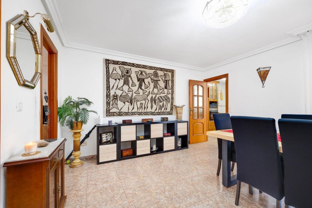 Sale of apartment in Piso en CL Jose Martinez Ruiz-azorin, Centro - Muelle Pesquero, Torrevieja, Torrevieja
photo 3