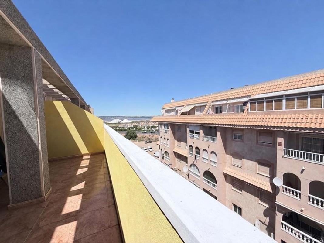 Sale of apartment in Piso en Calle Bilbao, Parque de las Naciones, Torrevieja, Torrevieja
photo 2