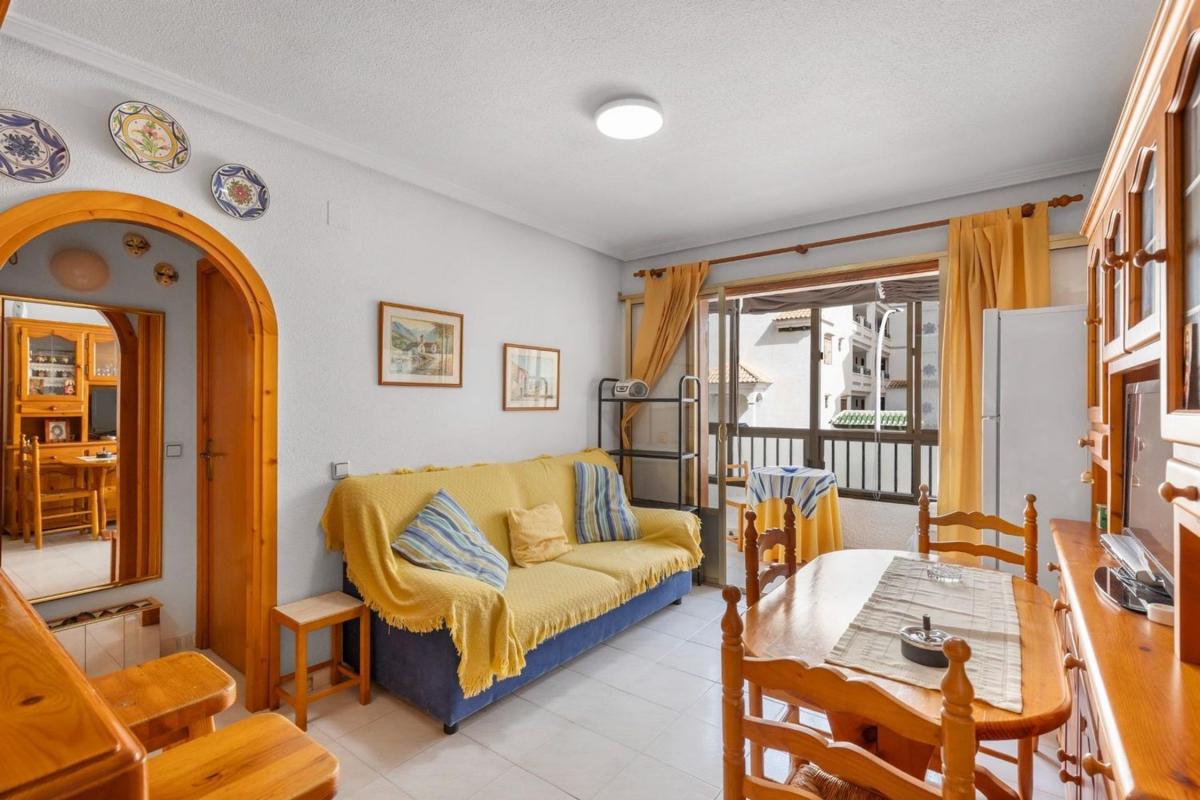 Venta de piso en Piso en Avenida Suiza, Los Europeos, Torrevieja, Torrevieja
 photo 2