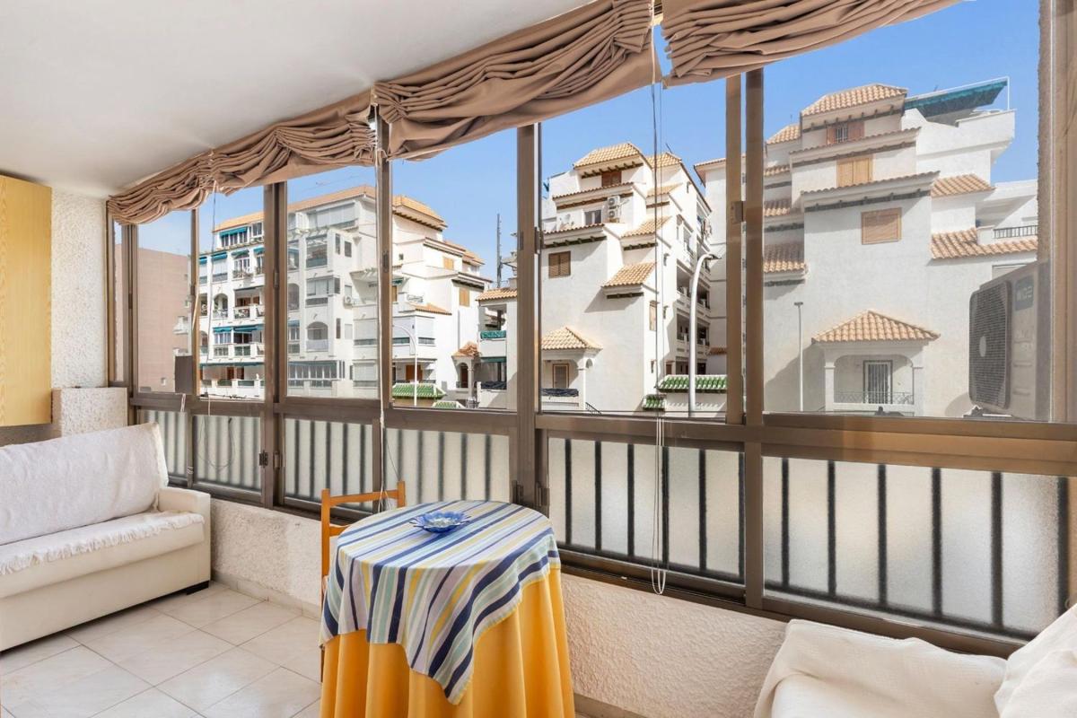 Venta de piso en Piso en Avenida Suiza, Los Europeos, Torrevieja, Torrevieja
 photo 4