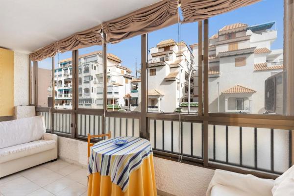 Venta de piso en Piso en Avenida Suiza, Los Europeos, Torrevieja, Torrevieja
 photo 4