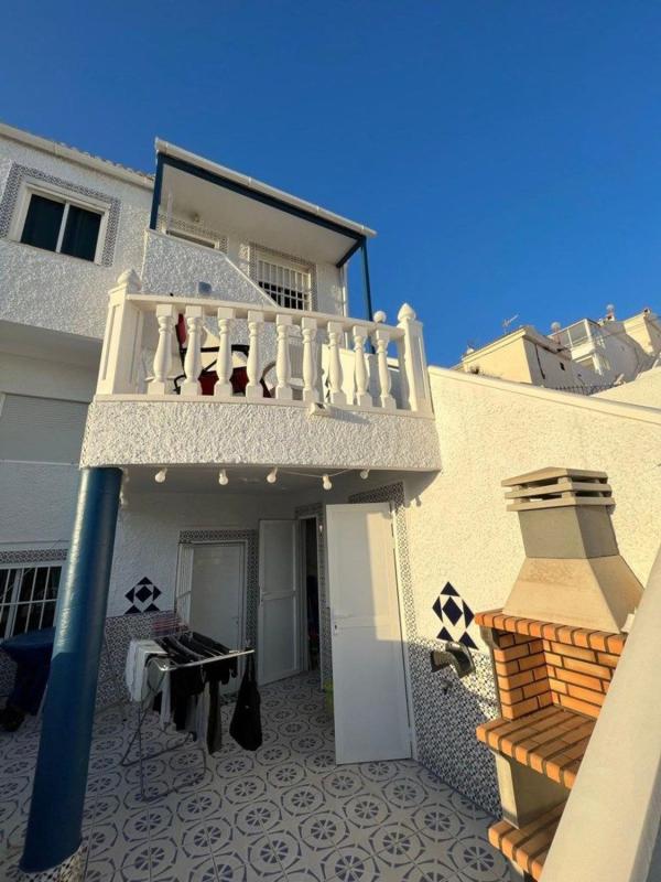Продажа таунхауса в  Chalet adosado en Urbanización Cabo Verde, Cabo Cervera, Torrevieja , Торревьеха photo 2