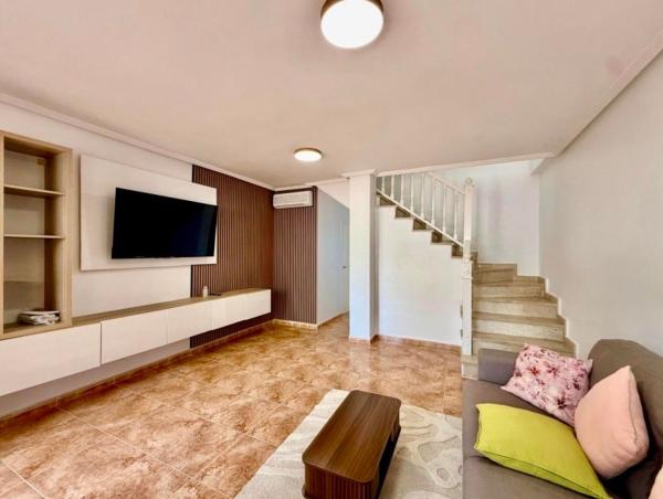 Chalet adosado en Calle Patricio Perez, 131, Parque Acuático - Sector 25, Torrevieja photo 1