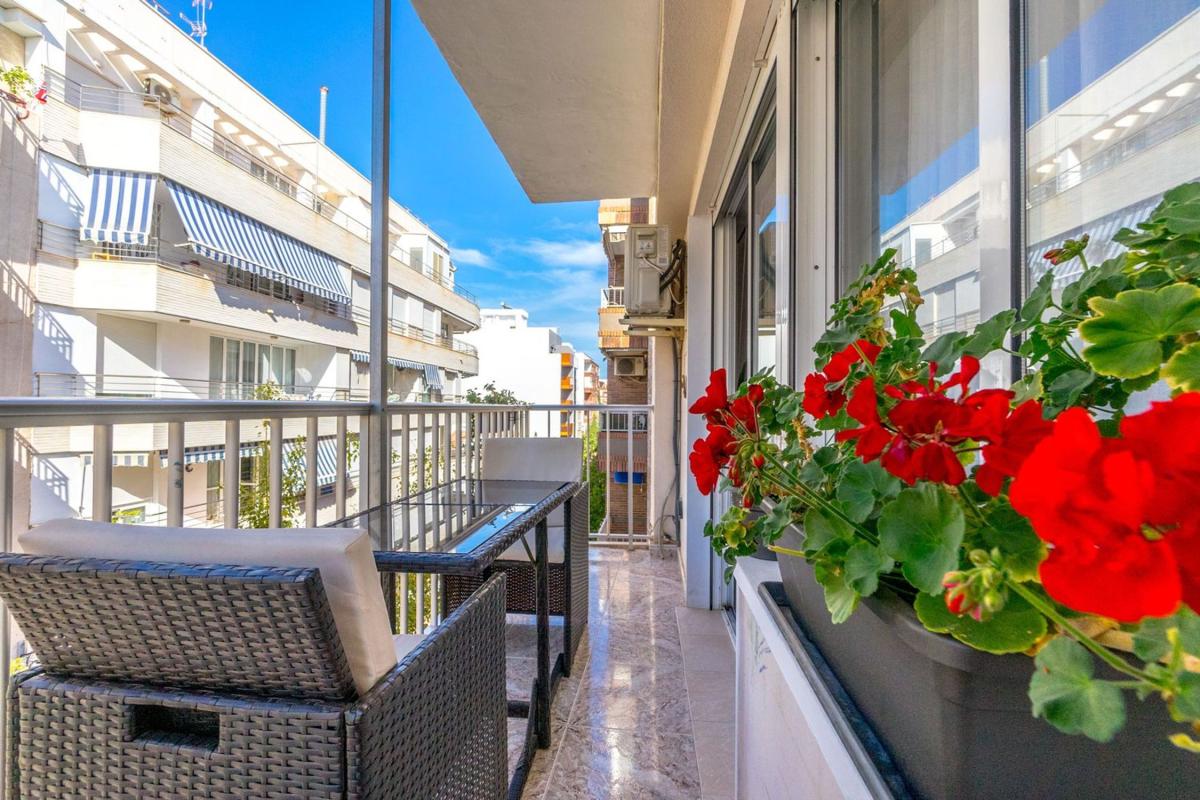 Продажа квартиры на Piso en Calle Ramón Gallud, 192, Playa del Cura, Torrevieja, Торревьеха
photo 3