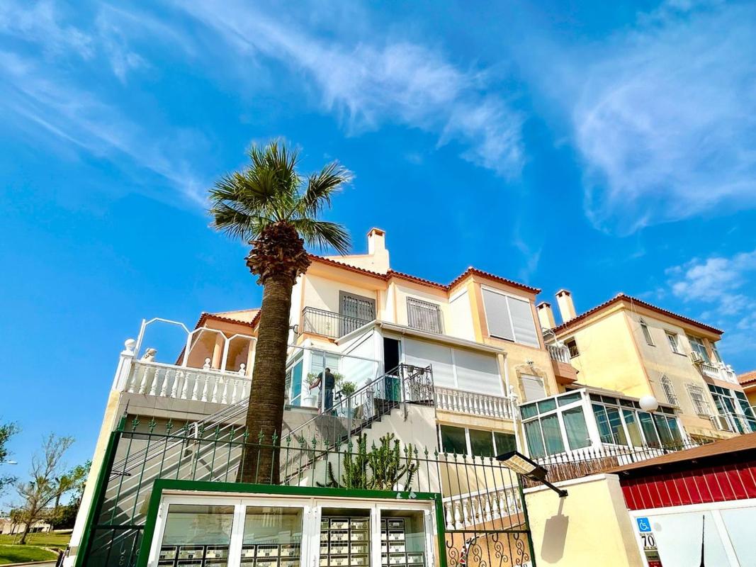 Venta de piso en Piso en Calle la Sagra, Los Balcones - Los Altos del Edén, Torrevieja, Torrevieja
photo 1