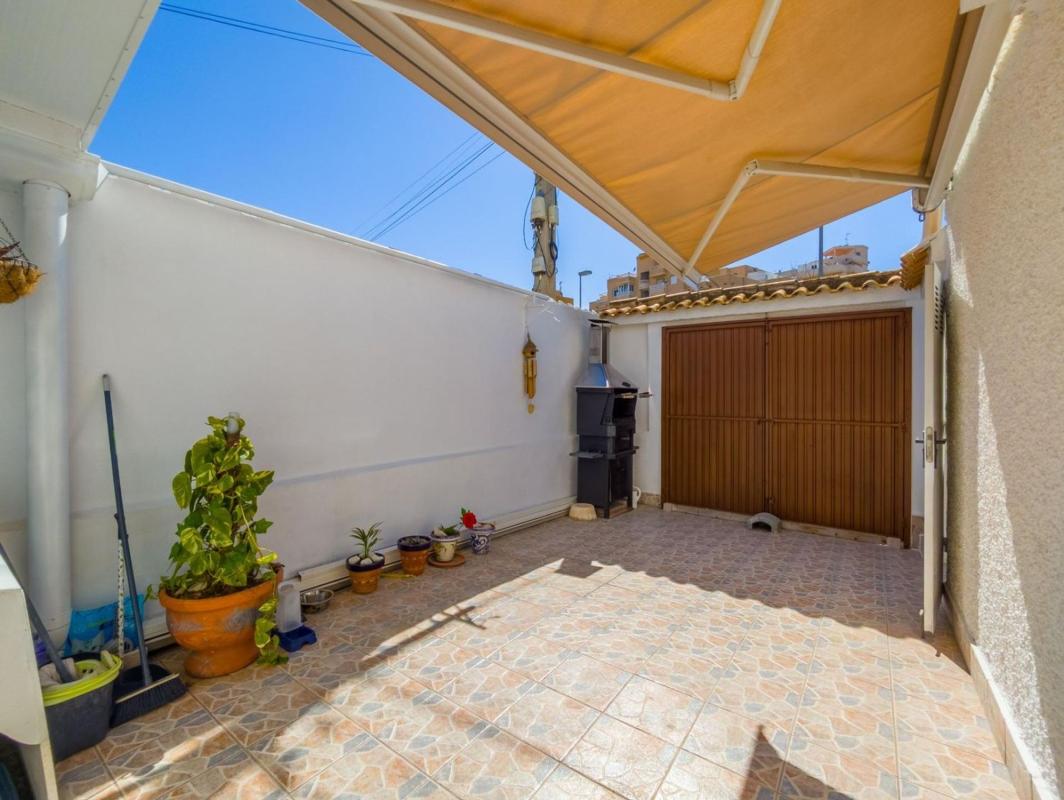 Properties for sale and rent in Spain photo 2