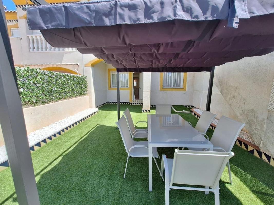 Venta de chalet adosado en Chalet adosado en Urbanización San José Sector 10, Parque Acuático - Sector 25, Torrevieja , Torrevieja photo 3