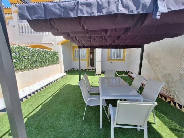 Chalet adosado en Urbanización San José Sector 10, Parque Acuático - Sector 25, Torrevieja thumbnail 2