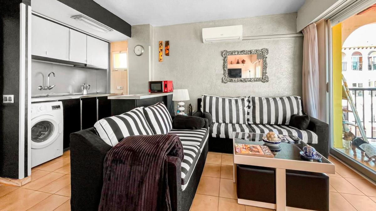 Venta de piso en Piso en Avenida Don Juan de Austria, La Veleta, Torrevieja, Torrevieja
photo 4