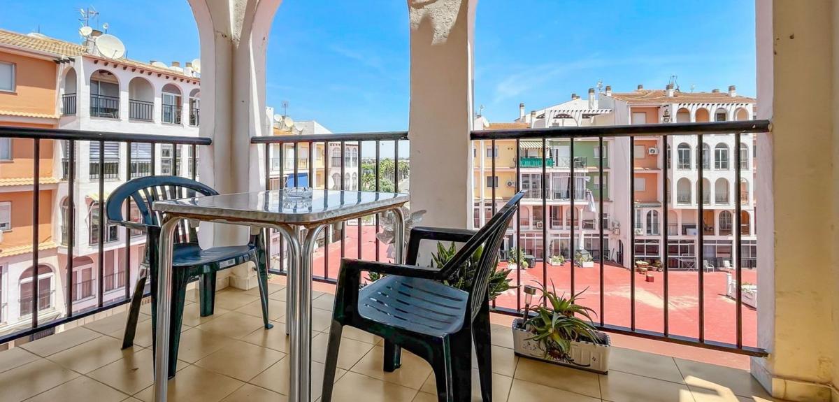 Venta de piso en Piso en Urbanización Mar Azul-Elíseos Playa, 2, La Veleta, Torrevieja, Torrevieja
 photo 3