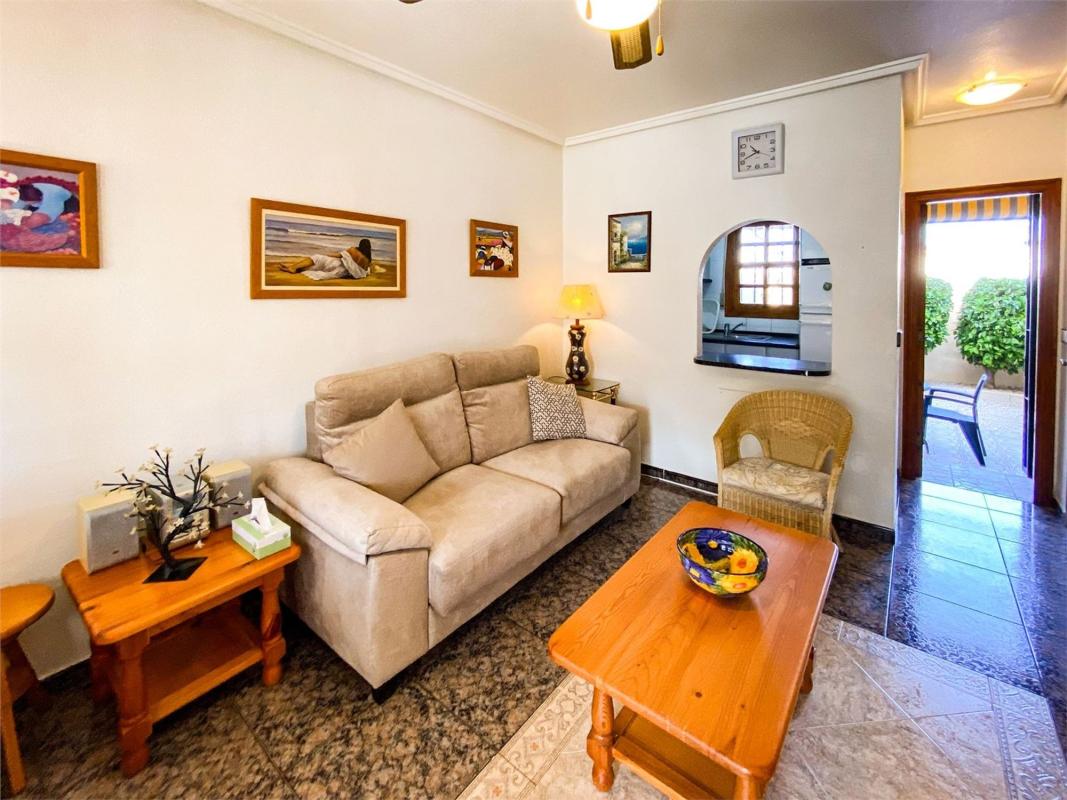 Sprzedaż szeregowego domku w Chalet adosado en Calle Ariadna, Aguas Nuevas, Torrevieja , Torrevieja photo 3