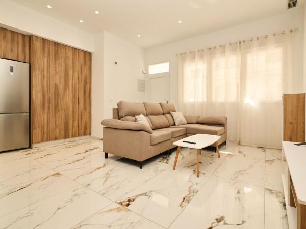 Venta de piso en Piso en Calle Arquitecto Larramendi, Avenida Habaneras - Curva de Palangre, Torrevieja, Torrevieja
thumbnail 1