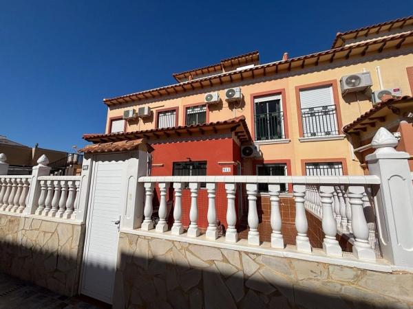 Duplex en venta en Dúplex en Torretas II, La Siesta - El Salado - Torreta, Torrevieja, Torrevieja thumbnail 1