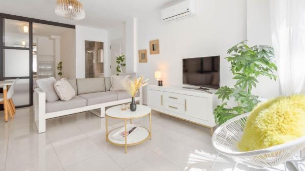 Sale of flat in Piso en Calle Concordia, 82, Las Piscinas Naturales, Torrevieja, Torrevieja
photo 1
