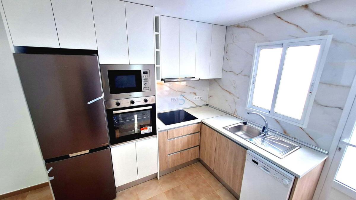 Venta de piso en Piso en La Siesta - El Salado - Torreta, Torrevieja, Torrevieja
photo 4