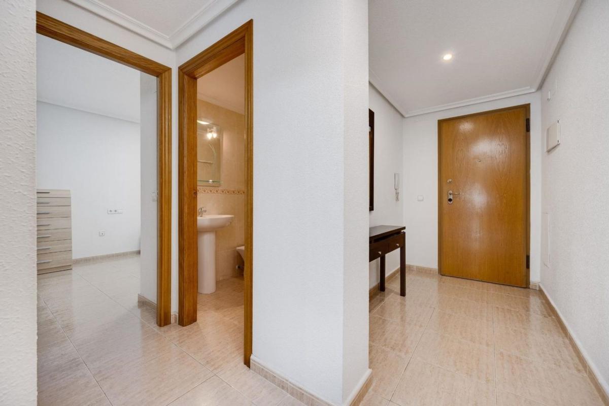 Venta de piso en Piso en Calle d Manuel Martinez Guirao s/n, El Molino, Torrevieja, Torrevieja
 photo 3