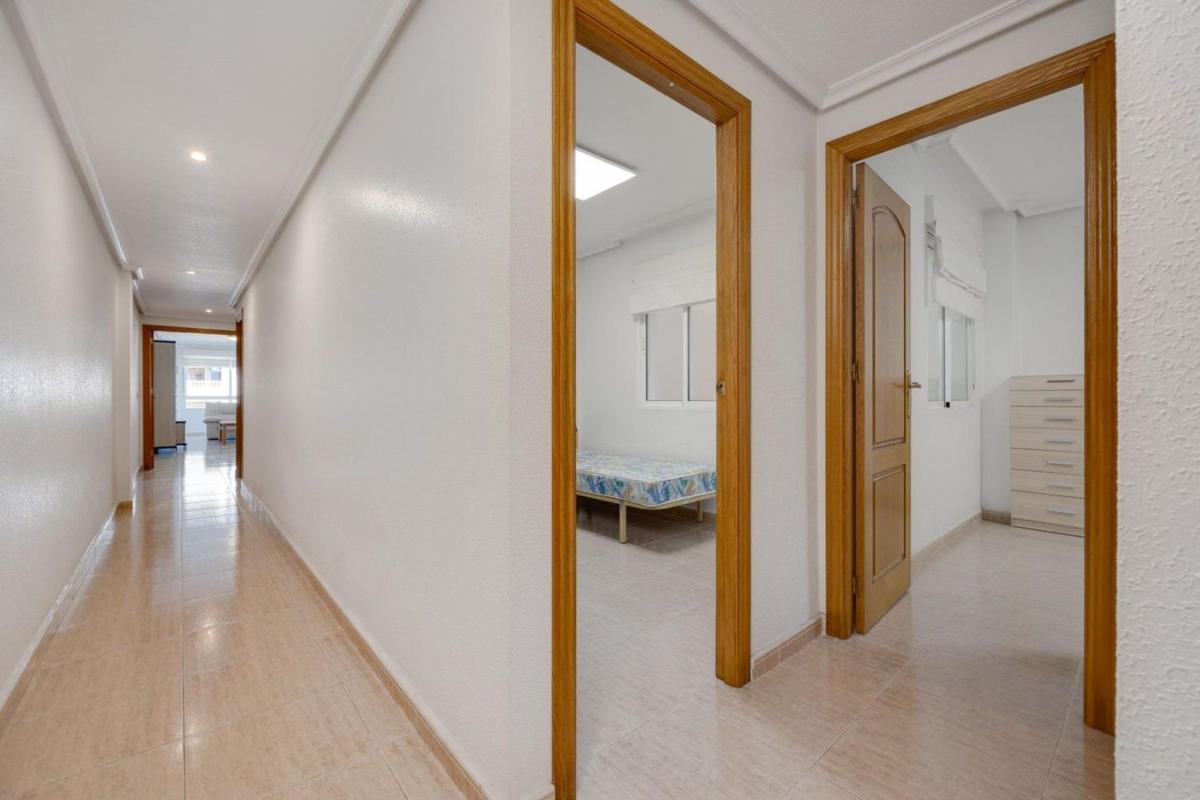 Venta de piso en Piso en Calle d Manuel Martinez Guirao s/n, El Molino, Torrevieja, Torrevieja
 photo 4