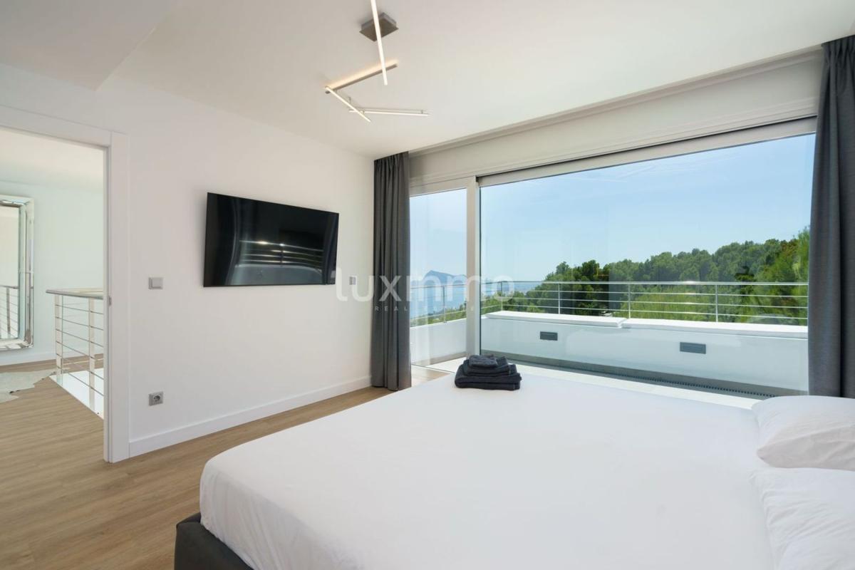Properties for sale and rent in Spain photo 4