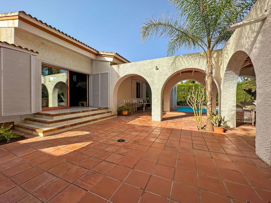 Properties for sale and rent in Spain photo 3