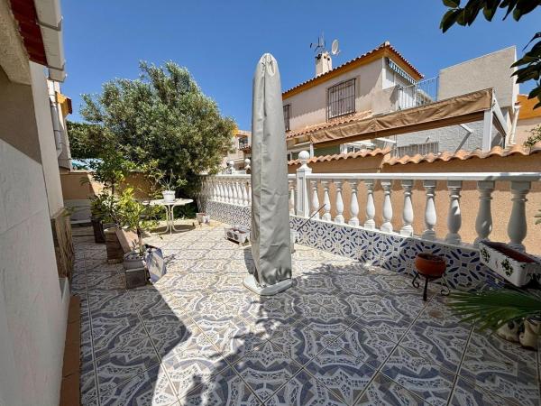Chalet adosado en Urbanización los Altos, 86, Los Balcones - Los Altos del Edén, Torrevieja thumbnail 1