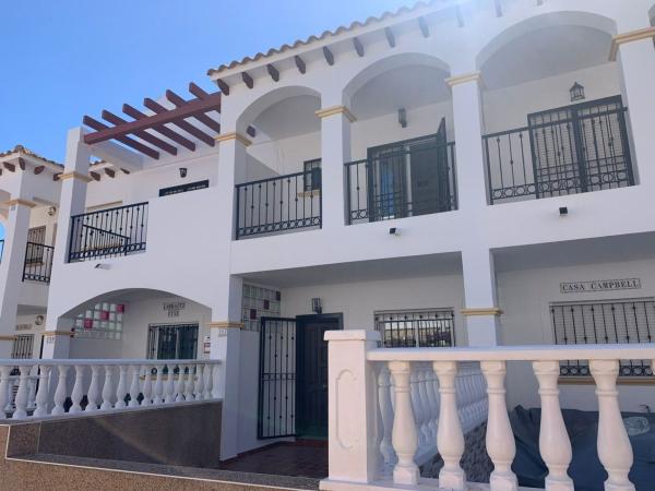 Chalet adosado en Calle Toro, Los Balcones - Los Altos del Edén, Torrevieja photo 1