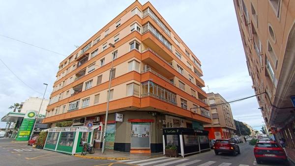 Venta de piso en Piso en Antonio Machado, Torrevieja, Torrevieja
photo 1