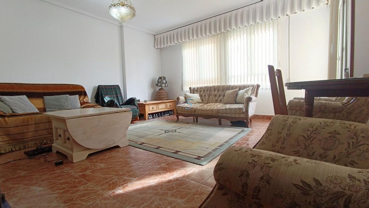 Venta de piso en Piso en Antonio Machado, Torrevieja, Torrevieja
 photo 2