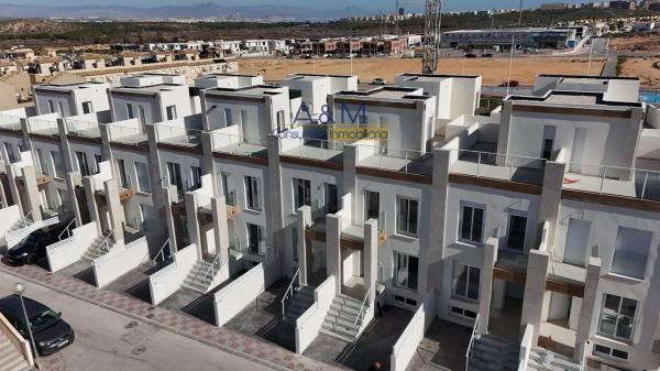 Chalet adosado en Calle de Xipre, Monte y Mar, Gran Alacant thumbnail 1