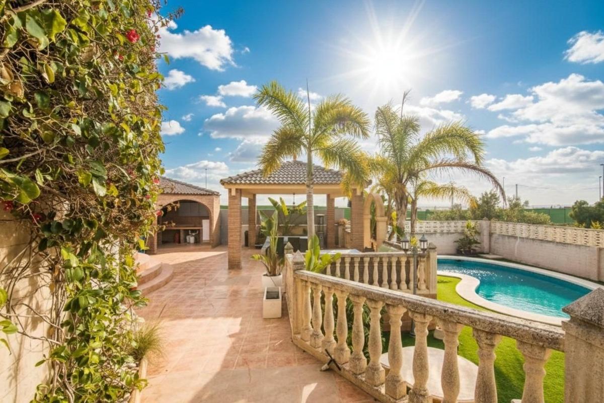 Properties for sale and rent in Spain photo 2