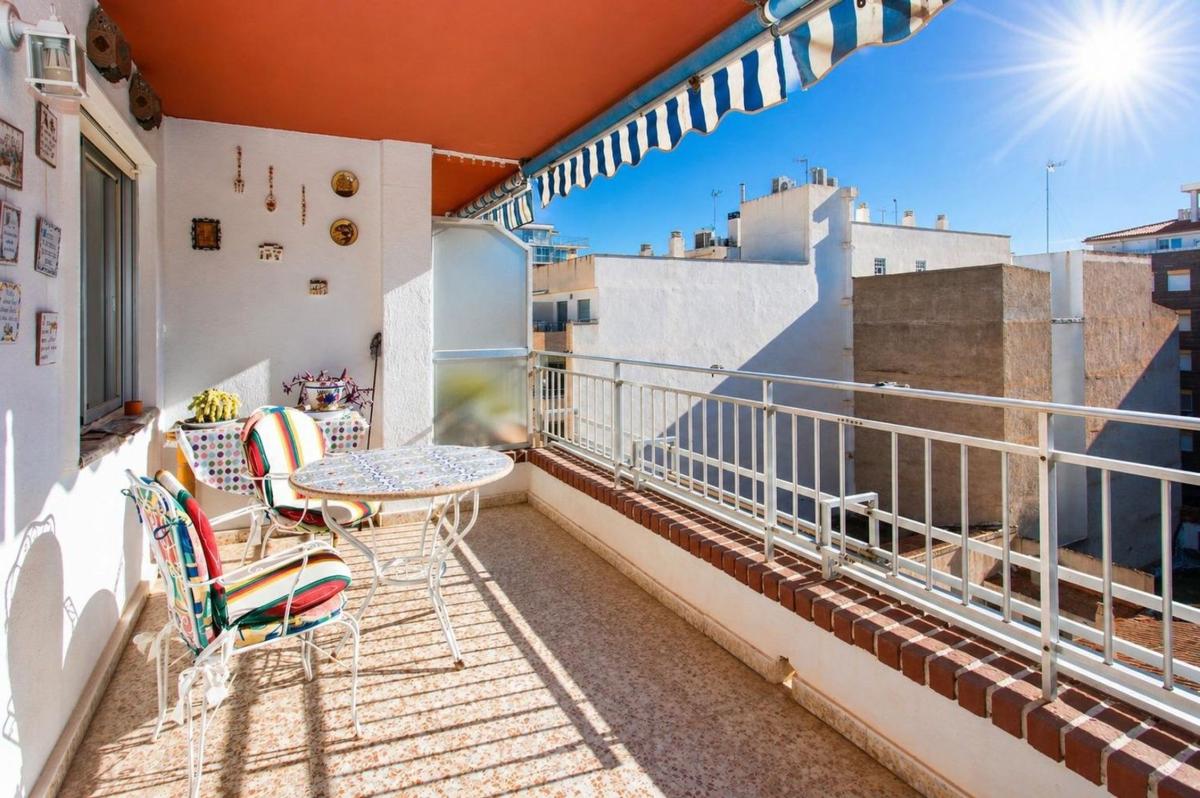 Продажа пентхауса на Ático en Calle Gumersindo, 69, Las Piscinas Naturales, Torrevieja, Торревьеха photo 1