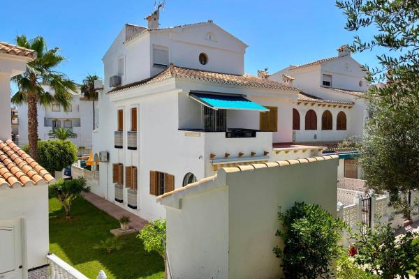 Дуплекс на продажу в Dúplex en Ronda José Samper García, Torreblanca, Torrevieja, Торревьеха photo 1