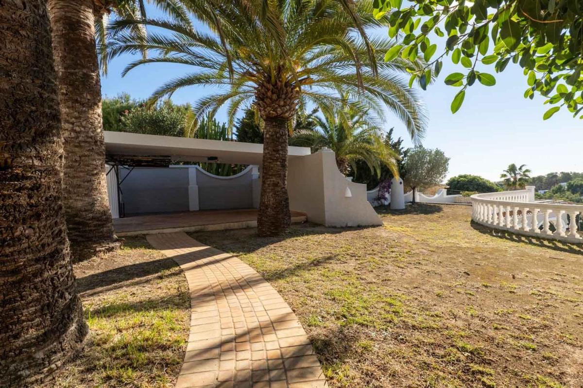 Sale of independent chalet in Casa o chalet en Cala Advocat - Baladrar, Benissa, Benissa
 photo 3