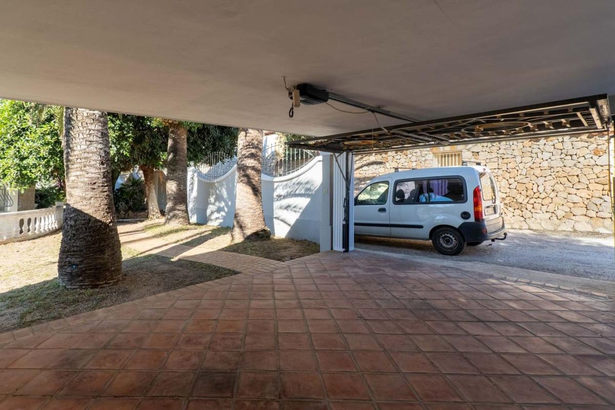 Sale of independent chalet in Casa o chalet en Cala Advocat - Baladrar, Benissa, Benissa
 photo 4