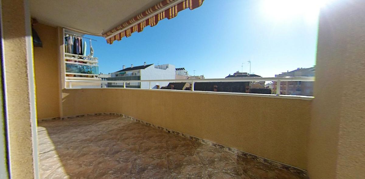 Продажа квартиры на Piso en Avenida de las Habaneras, Avenida Habaneras - Curva de Palangre, Torrevieja, Торревьеха
photo 2