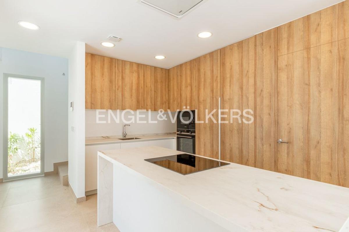 Properties for sale and rent in Spain photo 3