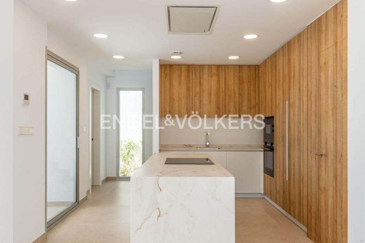 Properties for sale and rent in Spain photo 5
