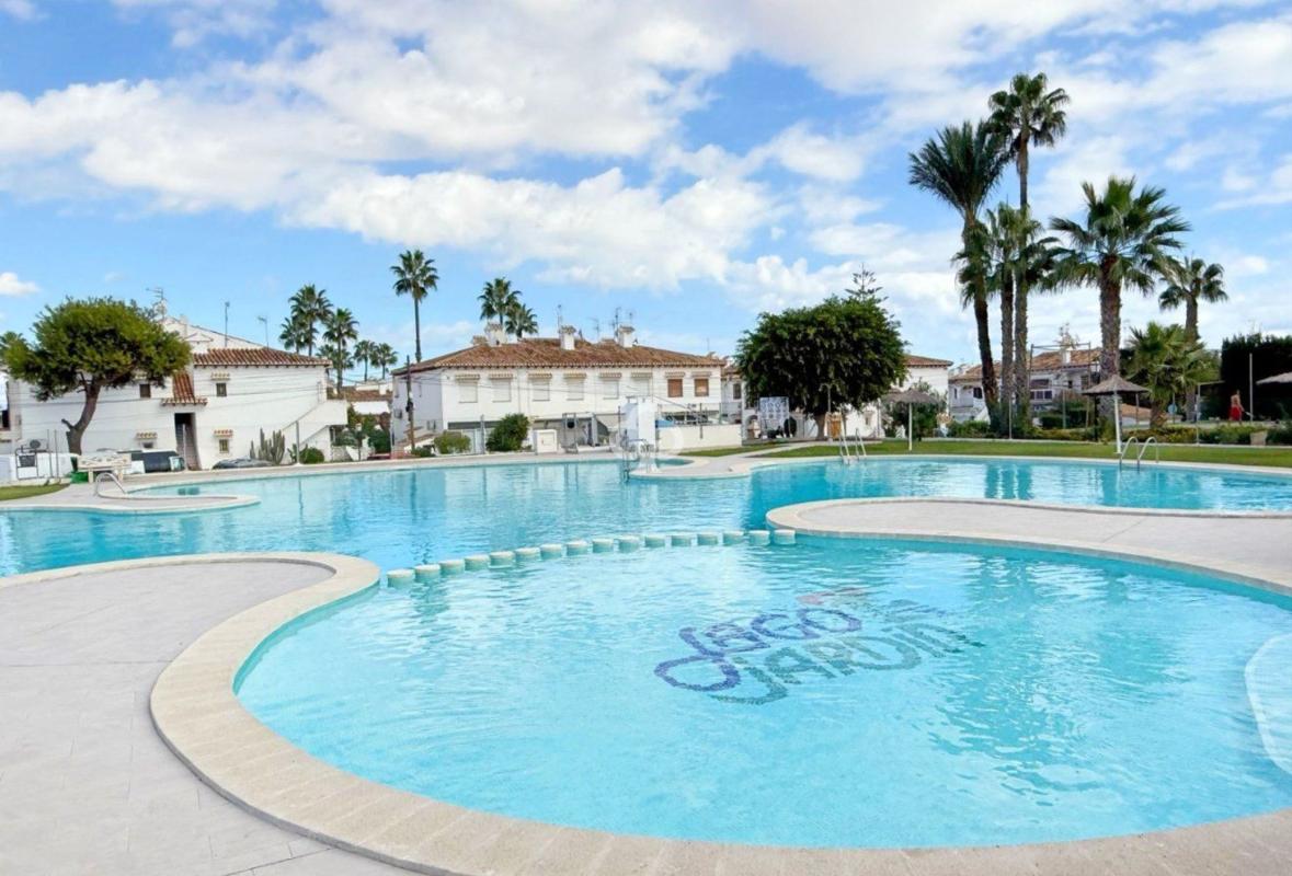 Продажа пентхауса на  Ático en Los Balcones - Los Altos del Edén, Torrevieja, Торревьеха photo 2