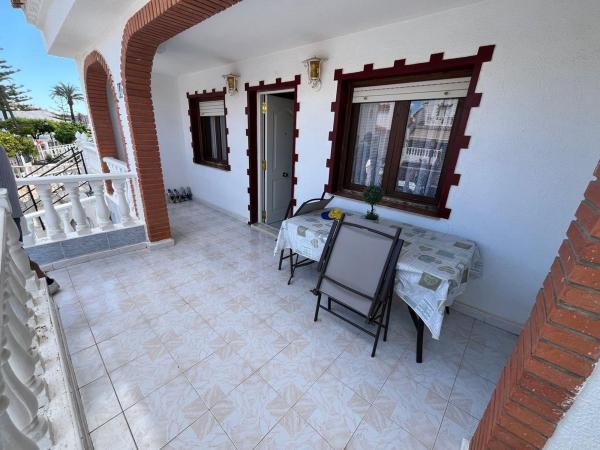 Chalet adosado en ኡርባኒሳሲኦን ቶሬአልሜንድሮስ, 1, La Siesta - El Salado - Torreta, Torrevieja photo 3