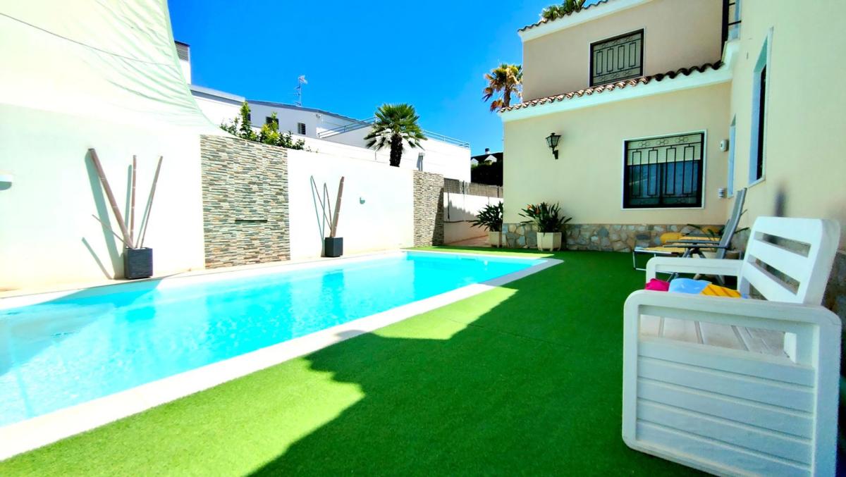 Properties for sale and rent in Spain photo 2
